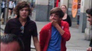 louis being a possessive boyfriend with harry