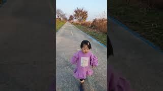 갈대밭 길 옆  #20months #baby #toddlers #만경강 #shorts 1115