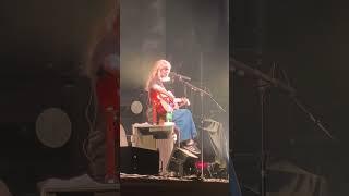 Maisie Peters - Truth Is (Acoustic)(Live)