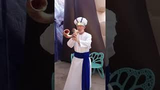 BLOWING THE SHOFAR!( A reenactment of the ancient Biblical Priesthood).