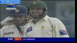 Shahid Afridi Destroys Harbhajan Singh 3 Consecutive Sixes