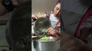 对不起了 给你们这帮住别墅的拉垮了……不过该说不说包子挺好吃。#vlog日常 #随拍 #谁懂这一口的好吃程度 #包子 #记录真实生活