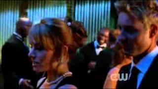 Smallville - 6x04 - Wither - Lois tries to stop a thief from stealing Martha's jewelry