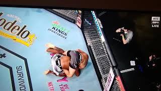 Andre Muniz vs Jacare Souza breaks arm clean. Loud snap