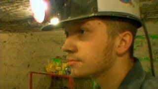 Young coal mine workers l Hidden America: Children of the Mountains PART 5/6