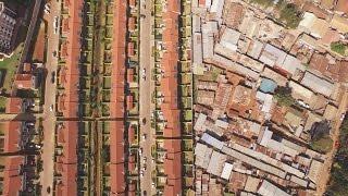 Slumscapes | Kibera - The road that divides