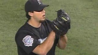 2003 NLCS Gm7: Beckett goes four innings in relief