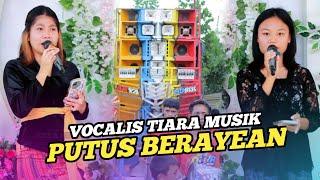 PUTUS BERAYEAN VOCALIS TIARA MUSIK MENYUMBANGKAN SUARANYA DI AZYA MUSIK LIVE PIJOT