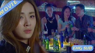 丈夫酒吧夜夜笙歌，妻子留下一句“离婚吧”转身离场，丈夫醉酒狂追悔不当初！#妈妈像花儿一样