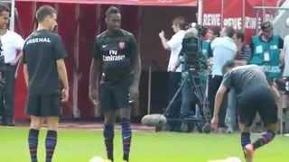 Robin Van Persie teaches Johan Djourou, Marouane Chamakh a sick move