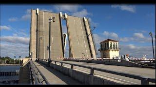 Royal Palm Drawbridge Opening and Closing