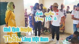 Huy Khánh Vlogs || Chủ Tịch Huyện Lucia Bất Ngờ Thăm Làng Việt Nam - Anh Quên Tặng Áo Cho Tôi À ???