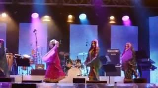 Rustum lashari Balochi song dance enghlish girls very beatifuly