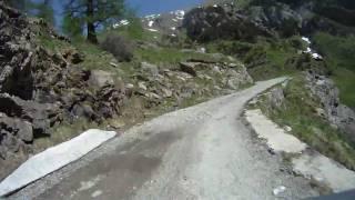 La route de Casterino vers le col de Tende à moto : vallées des merveilles