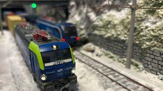 Modelleisenbahn H0 - Weihnachtsfahrvideo 2024 - Babsi und Hans fahren zum Weihnachtsmarkt!!