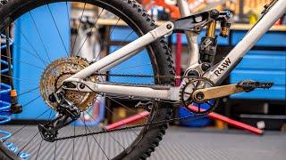 ANTRIEB RAAW JIBB - MONTAGE E13 HELIX R KURBEL MIT SRAM X01 KETTE UND SCHALTWERK