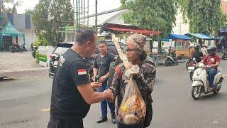 DITENGAH JALAN RAYA PASAR BABAT SEMUA WARGA MELIHAT PAK PURNOMO KEMBALI  SELAMATK4N PEMUDA OD9J