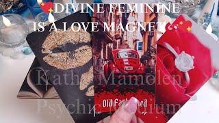 DIVINE FEMININE IS A LOVE MAGNETYOU TURN ME ON ️‍🪄 COLLECTIVE LOVE TAROT READING