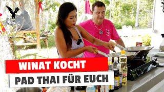 Winat zeigt es euch! Thaibeste Pad Thai Hühnchen im Kochstudio  auf Koh Samui in Thailand