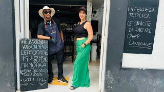 En Cuba este bartender gana dinero con algo PROHIBIDO