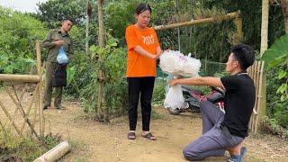 Ex-lover still remembers her single mother's birthday. Tears of regret belatedly.