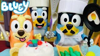 BLUEY - Pavlova Episode | Pretend Play with Bluey Toys | Bunya Toy Town