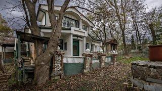 A Revealing Look Inside an Eclectic ABANDONED Mansion!!