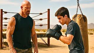 مقاتل تائب قرر يعيش فسلام لكن بيتكشف شاب ضعيف وبيقرر يعلمه القتال للدفاع عن نفسه | ملخص فيلم