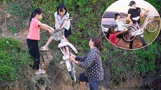 Not afraid of danger, the mute wife helps two little girls get their bicycles back from the bad guys