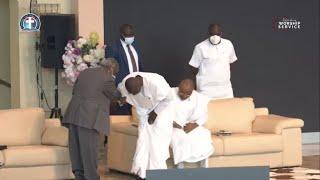 MUST WATCH : SEE HOW LAGOS STATE GOVERNOR BABAJIDE SANWO-OLU HONOURED PASTOR W. F KUMUYI @80