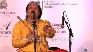 Indian flautist Pt. Ronu Majumdar plays 'Payo Ji Maine Ram Ratan Dhan Payo'