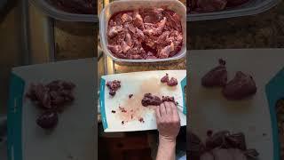 Cleaning chicken livers & hearts. Do you save yours? #homesteading #organs #farmtotable