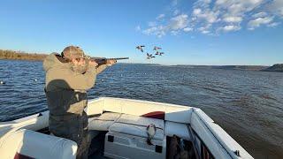 Yacht Duck Hunting on the Mississippi River!