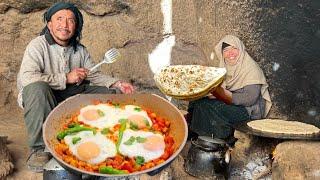 Cooking warm bread and eggs in winter/Twin Family/ Village life in Afghanistan