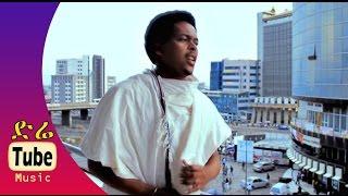 Adam Mohammed - Kuullolaa (ኩሎላ) New Afaan Oromoo Music Video 2016