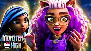 You Won't Believe What Happens When Clawdeen Saves Cleo!  | Monster High™