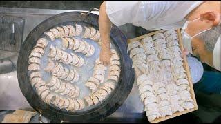 餃子 Best Gyoza Dumplings - Japanese Street Food - How to Cook Gyoza by a Chef - おけ以