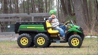 PEG PEREGO JOHN DEERE GATOR 6x4 RIDE-ON VEHICLE FOR KIDS