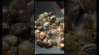 STIR FRY CHILI GARLIC BUTTERED CLAMS #shortvideo #shortsvideo #shorts #short #food #foodie #clams