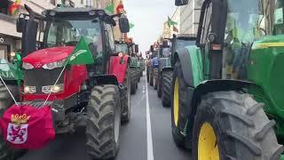 Cientos de tractores y miles de personas llenan León para luchar por el campo