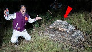 100 साल पुराना भूतिया कब्रिस्तान | Visiting 100 Year Old Haunted Graveyard