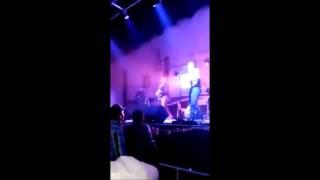 Video Original - Balean al cantante Alfredito Olivas - Mexican Singer Shot on Stage 2015