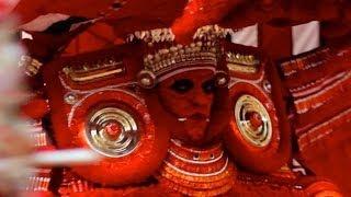 THEYYAM • an Oxlaey SNAP from INDIA • The Ritual in Kerala