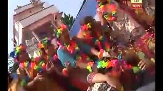 Kolkata is celebrating the colorful festival Holi: Watch