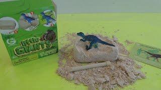 Opening GeoWorld Little Giants Dig & Play and Digging out Velociraptor