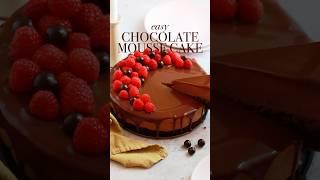 EASY chocolate mousse cake recipe that tastes patisserie worthy  recipe: sugarandsparrow.com #cake