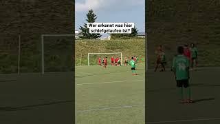 Ziemlich offensichtlich… #echterfussball #fussball #amateurfussball #fehler #freistoss #kicktv