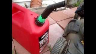 FAIL! Consumer Alert Warning Briggs & Stratton Smart Fill Spout Review FAIL!