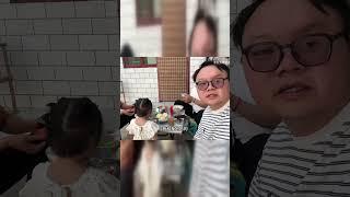《卖废品路上遇车祸，程程见状吓得哇哇大哭》