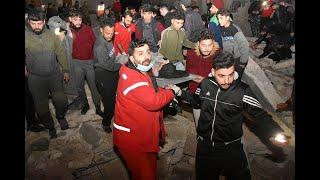 Cerca de 1 400 muertos en Turquía y Siria tras un terremoto de magnitud 7,8